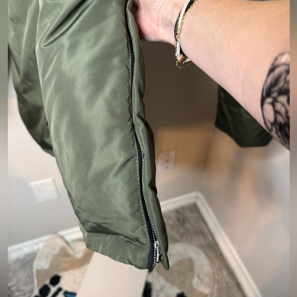 Club Monaco Hooded‎ Down Puffer Jacket - Picture 4 of 5